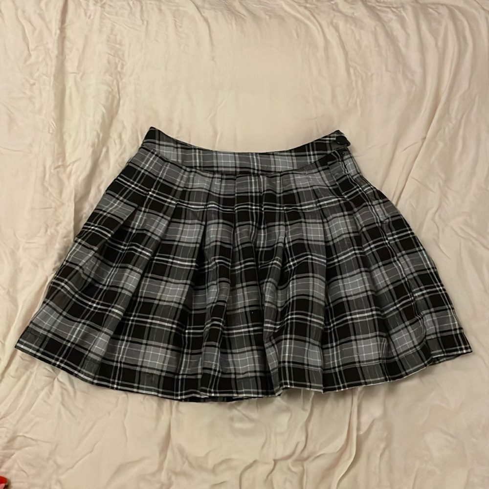 Black and white plaid skirt